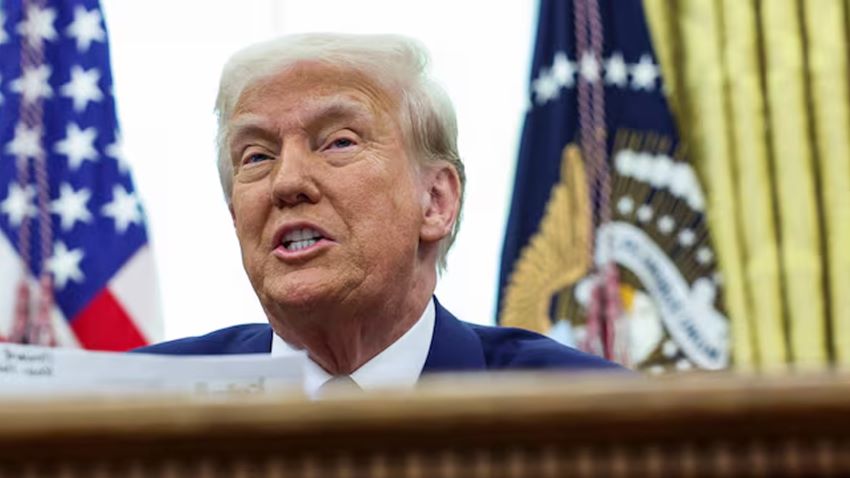 ব্রিকসকে ট্রাম্পের হুঁশিয়ারি, ডলারের বিকল্প ভাবলেই ১৫০ শতাংশ শুল্কের খড়্গ